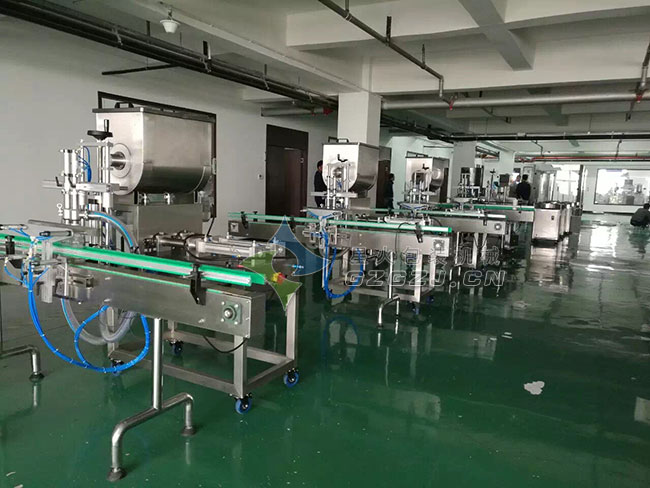 調味醬灌裝機車間實拍展示